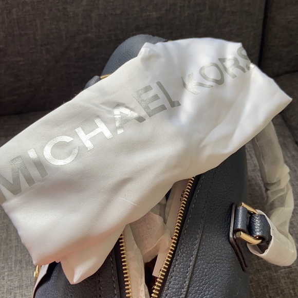 😍 Michael Kors Mercer Admiral Leather Satchel w/Crossbody 😱 - Picture 8 of 9